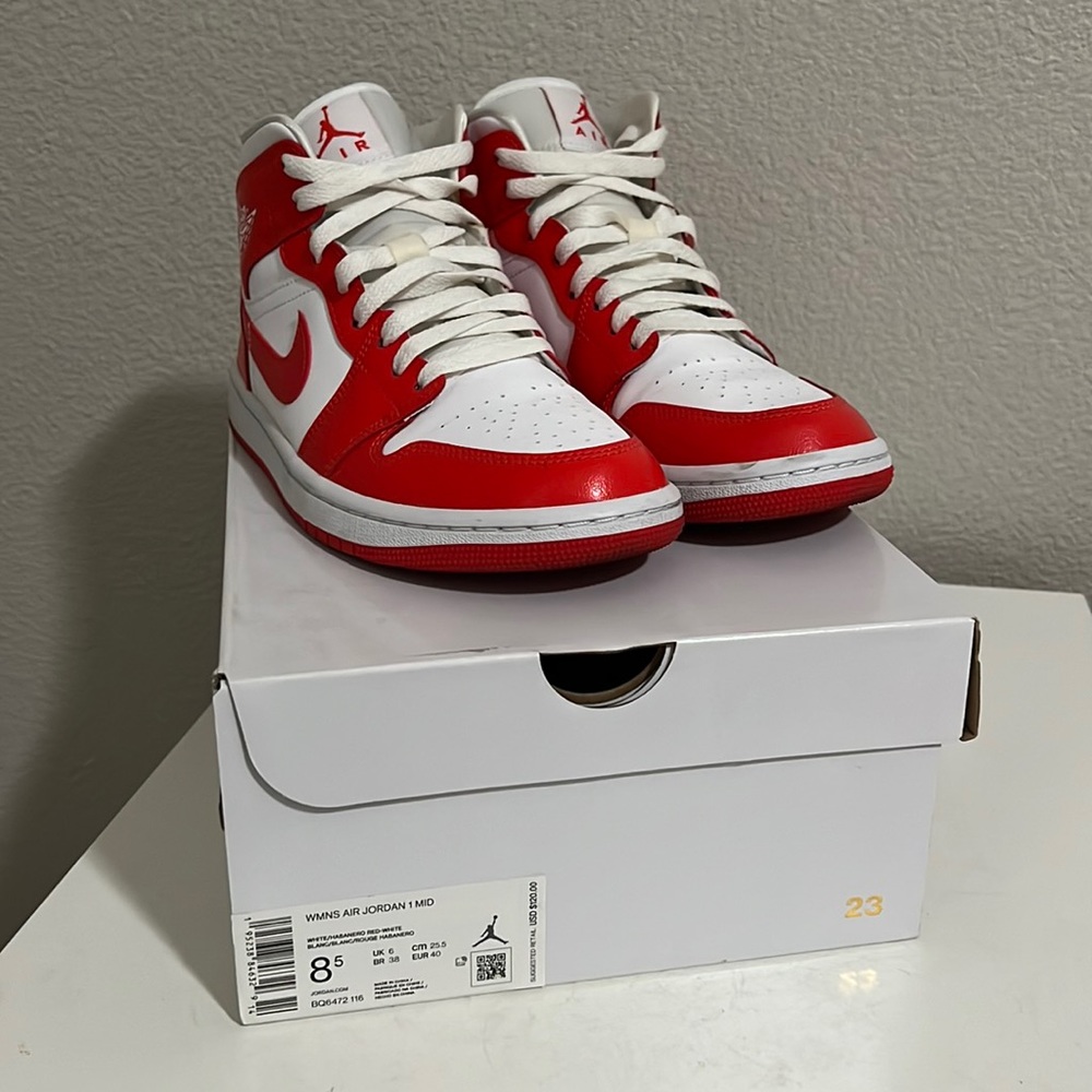 womens air jordan 1 mid